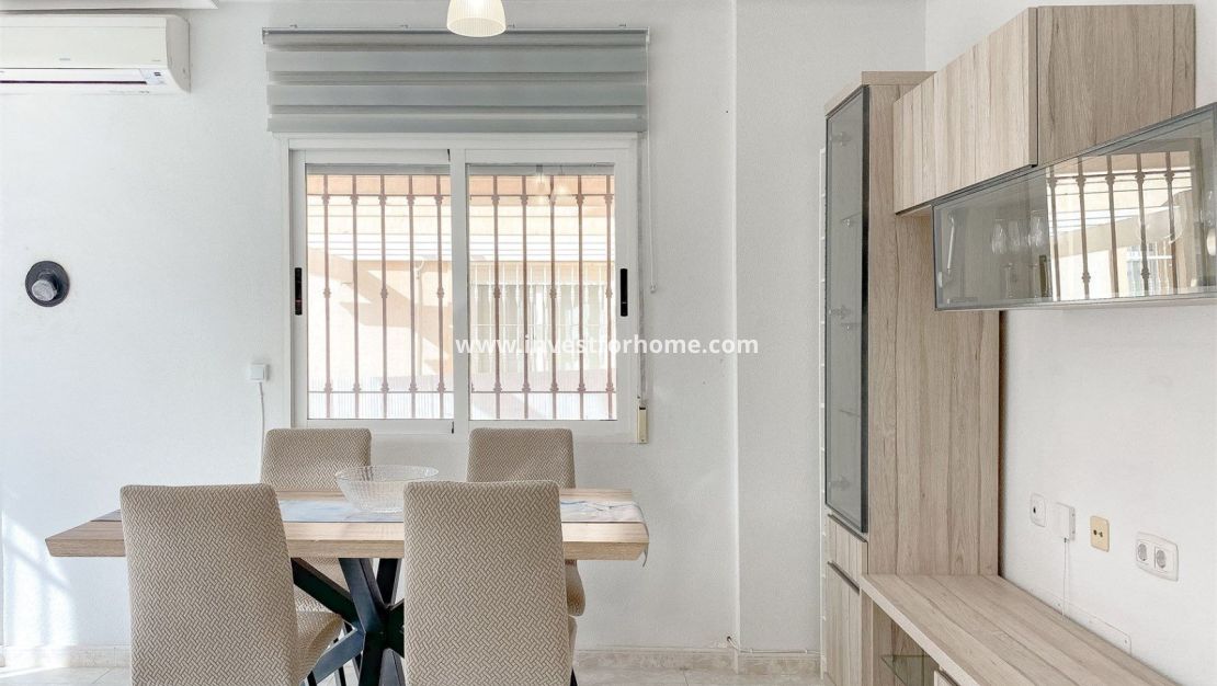 Sale - House - Torrevieja - Nueva Torrevieja