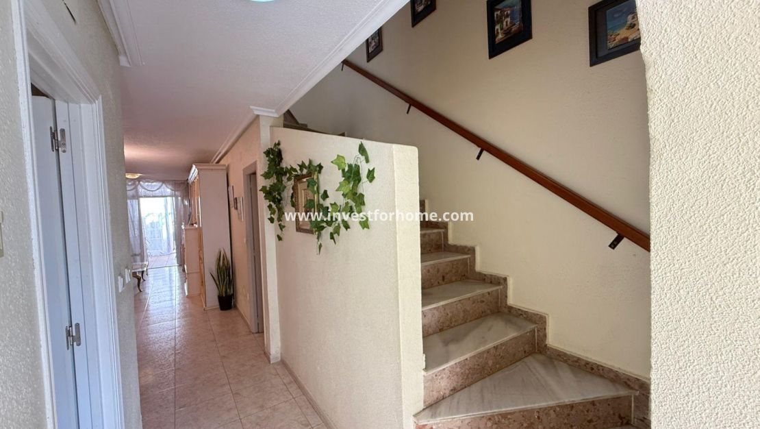 Sale - House - Torrevieja - Playa de los Locos