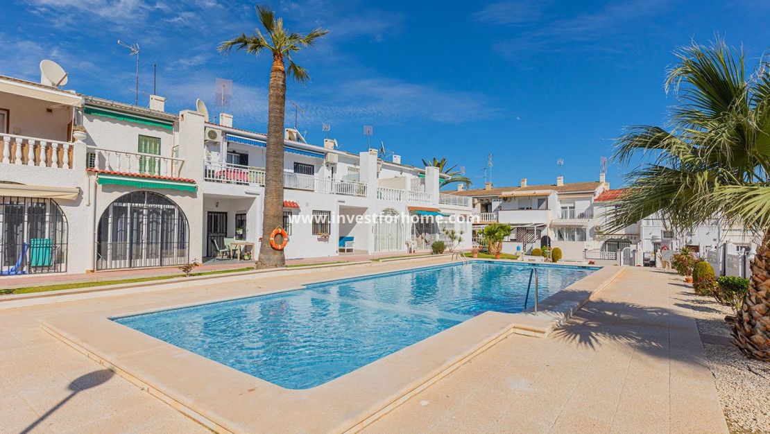 Sale - House - Torrevieja - Playa de los Locos