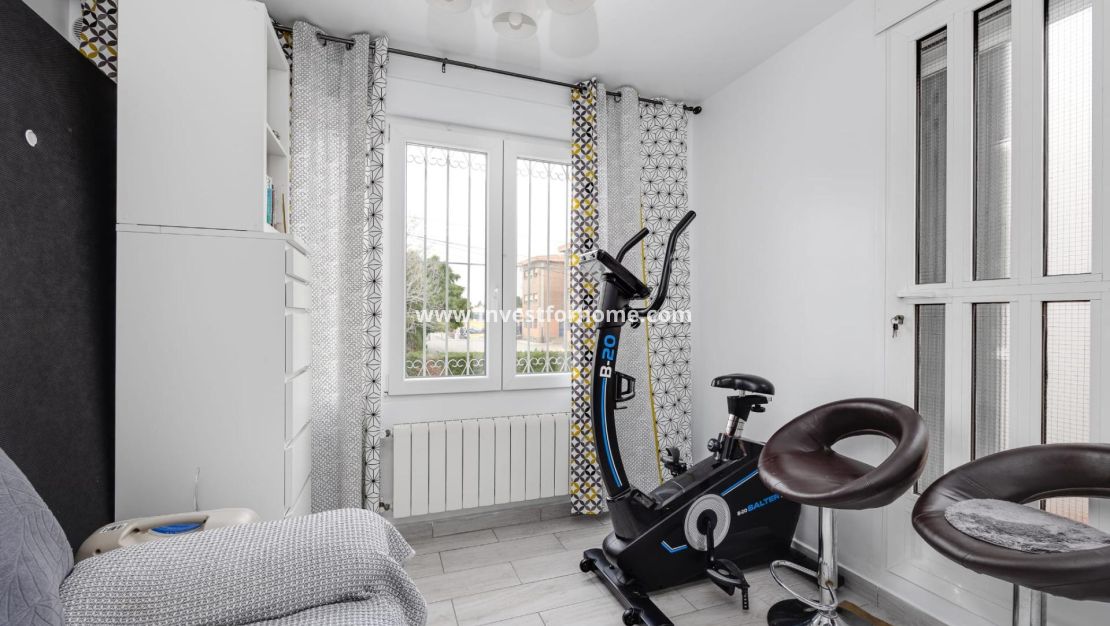 Sale - House - Torrevieja - Playa de los Locos