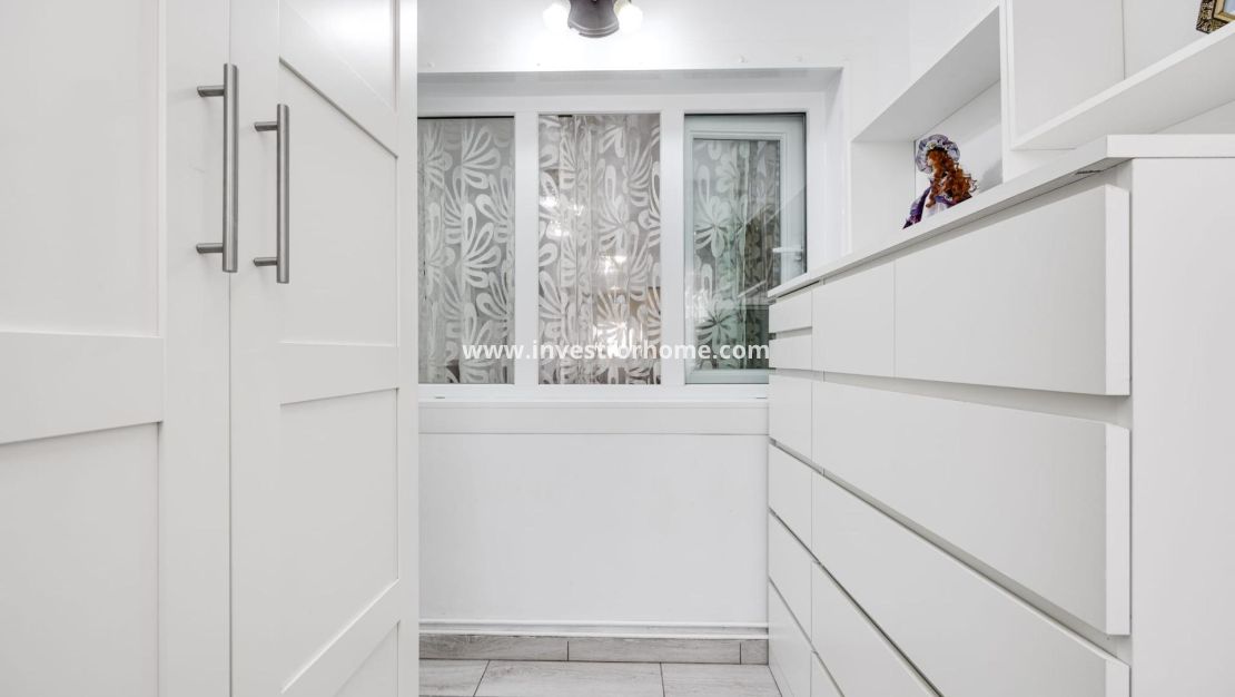 Sale - House - Torrevieja - Playa de los Locos