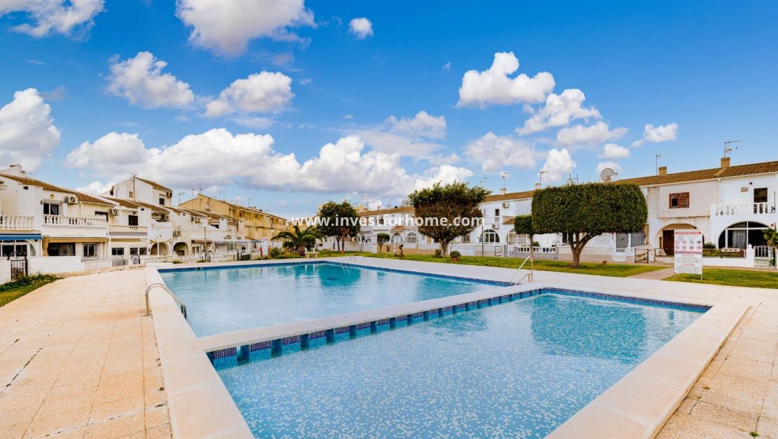 Sale - House - Torrevieja - Playa de los Locos