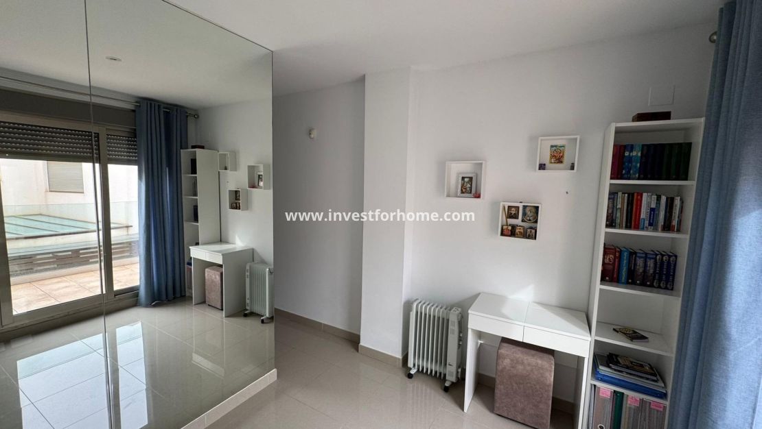 Sale - House - Torrevieja - Punta prima