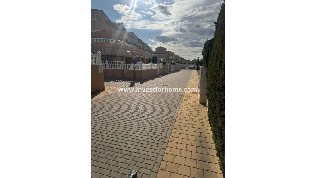 Sale - House - Torrevieja - Torrelamata - La Mata