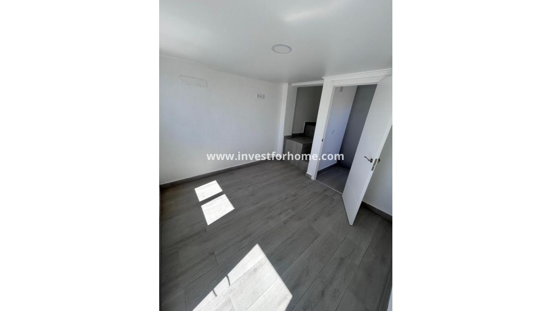 Sale - House - Torrevieja - Torrelamata - La Mata
