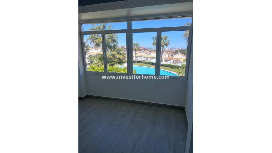 Sale - House - Torrevieja - Torrelamata - La Mata