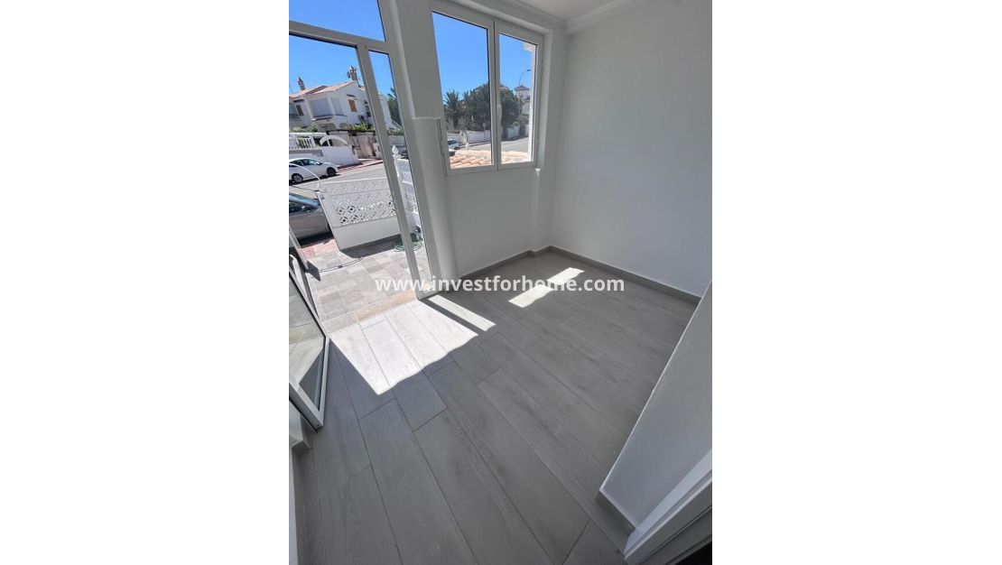 Sale - House - Torrevieja - Torrelamata - La Mata