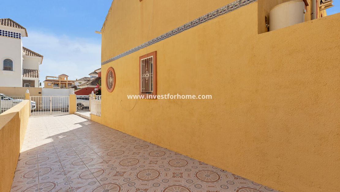 Sale - Semi Detached Penthouse - Orihuela Costa - Costa Blanca