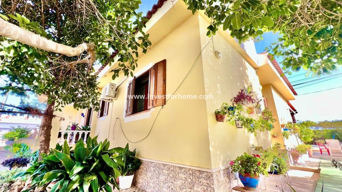 Sale - Villa - Daya vieja - Costa Blanca Sur