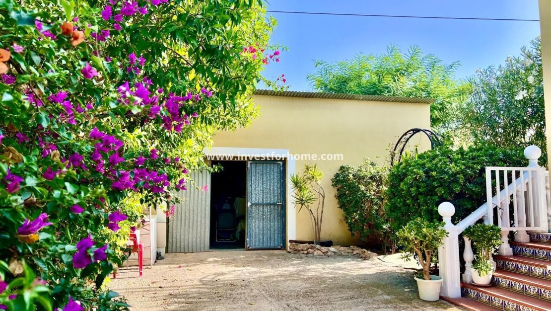 Sale - Villa - Daya vieja - Costa Blanca Sur
