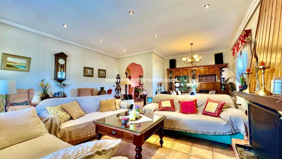 Sale - Villa - Daya vieja - Costa Blanca Sur