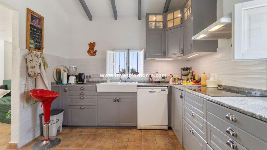 Sale - Villa - Dolores - Costa Blanca