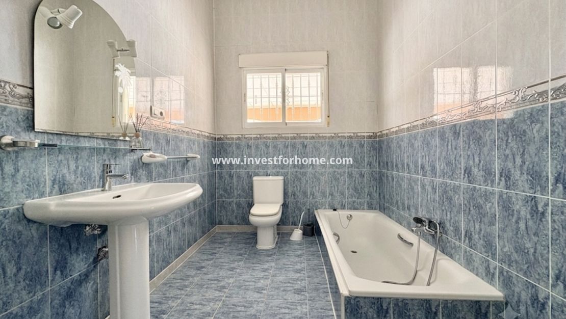 Sale - Villa - Dolores - Costa Blanca