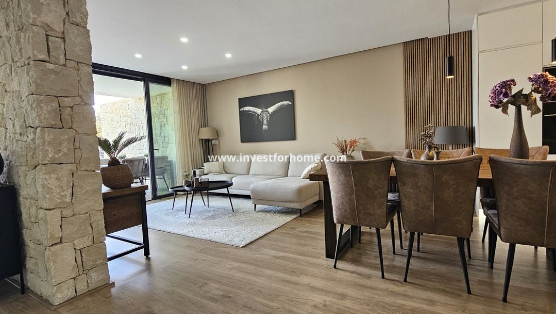 Sale - Villa - Dolores - Sector 4