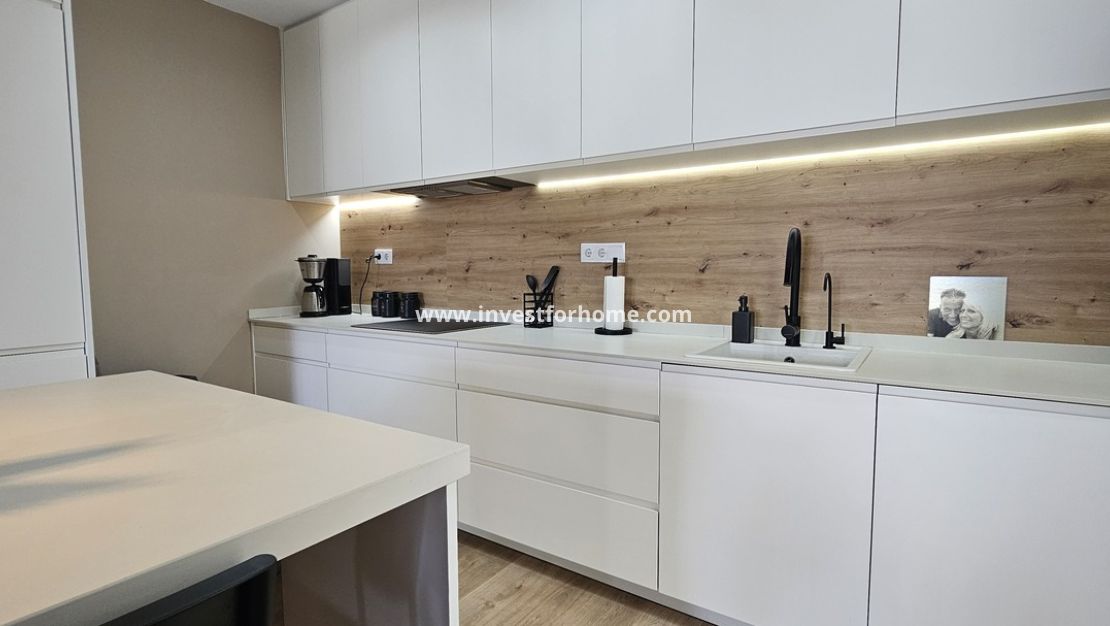 Sale - Villa - Dolores - Sector 4