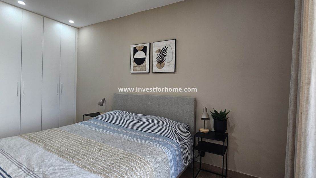 Sale - Villa - Dolores - Sector 4