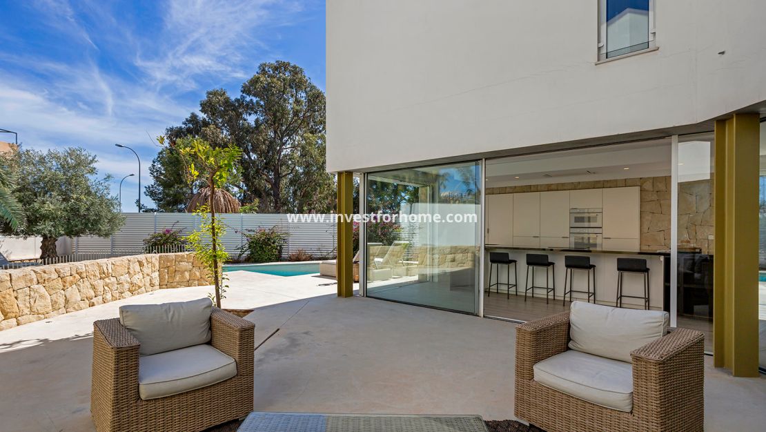 Sale - Villa - El Campello