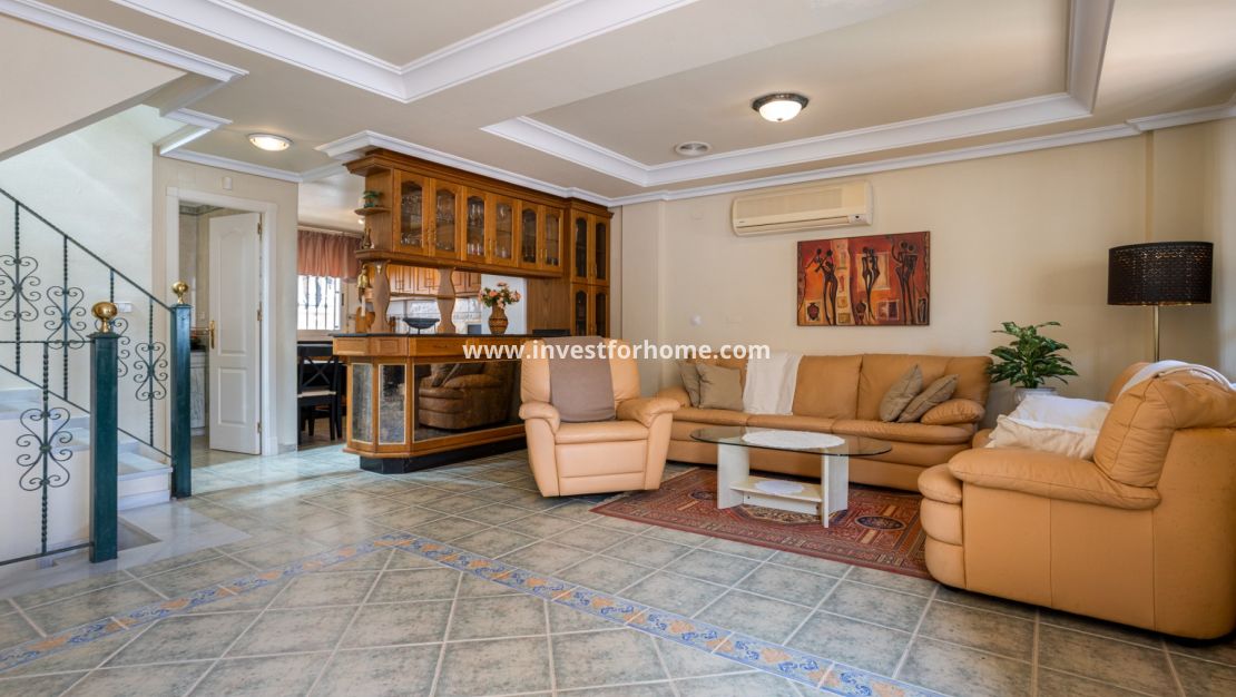 Sale - Villa - Guardamar del Segura - Costa Blanca