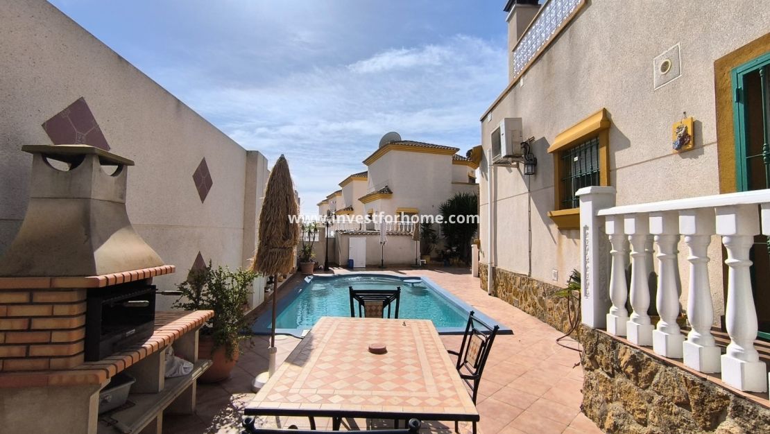Sale - Villa - Guardamar del Segura - Costa Blanca