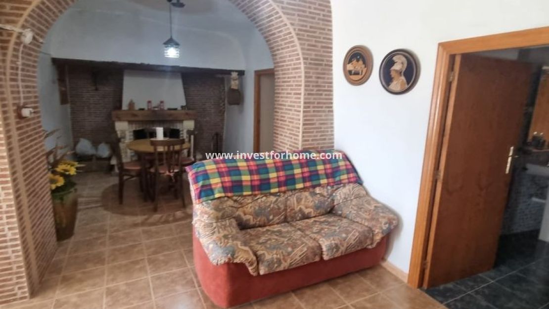 Sale - Villa - Hondón de las Nieves - Inland