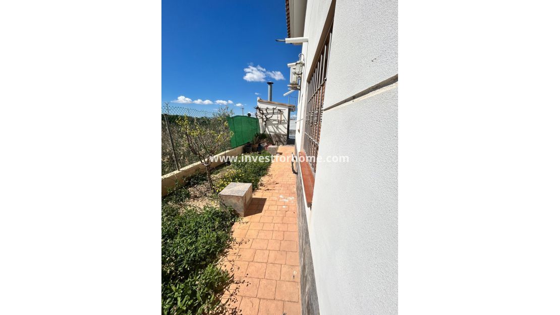 Sale - Villa - Los Alcázares - Las Lomas Del Rame-bahía Bella