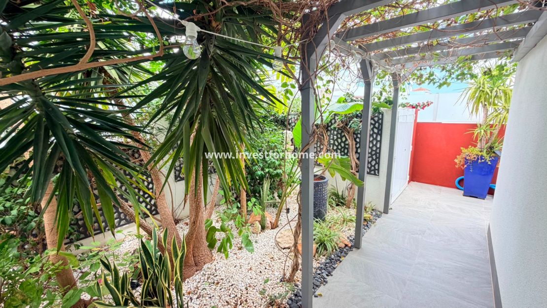 Sale - Villa - Los Montesinos - Costa Blanca