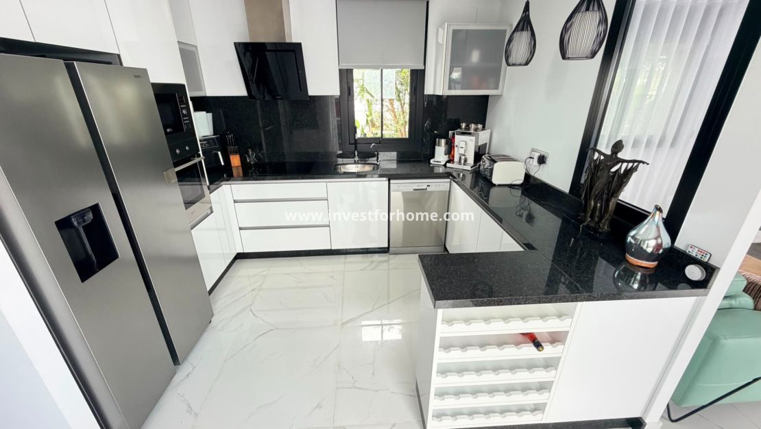 Sale - Villa - Los Montesinos - Costa Blanca