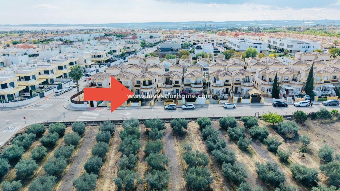 Sale - Villa - Los Montesinos - La Herrada