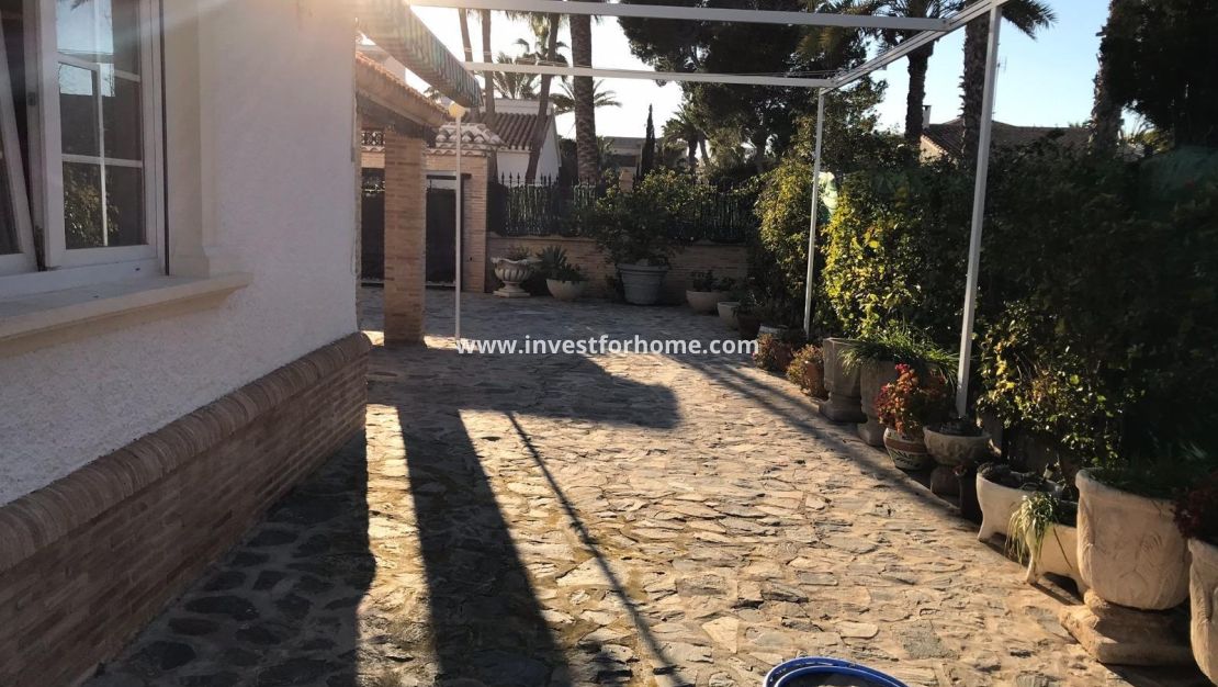 Sale - Villa - Orihuela Costa - Cabo Roig