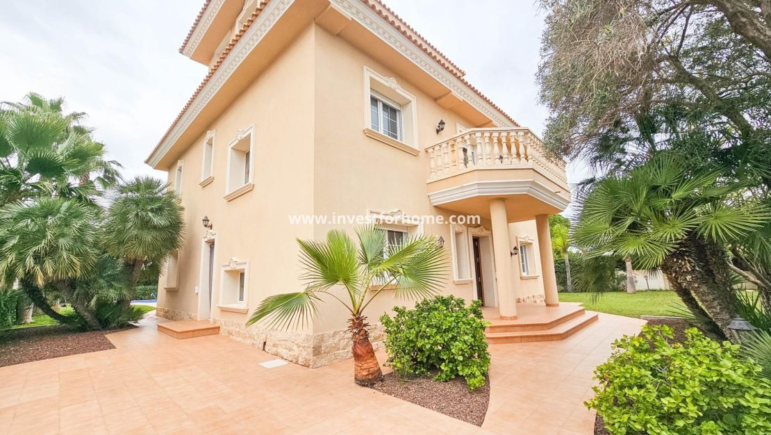 Sale - Villa - Orihuela Costa - Cabo Roig