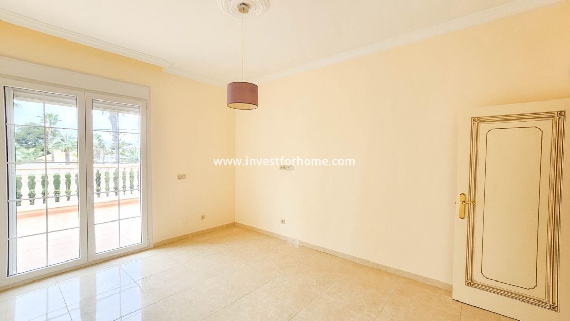 Sale - Villa - Orihuela Costa - Cabo Roig