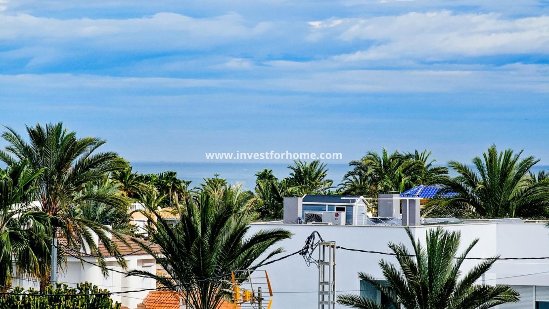 Sale - Villa - Orihuela Costa - Cabo Roig
