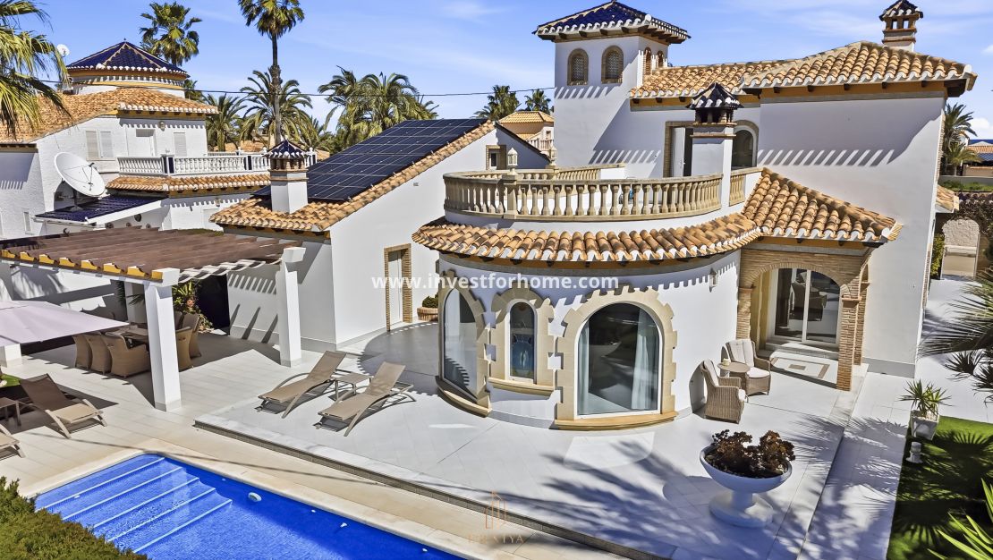 Sale - Villa - Orihuela Costa - Cabo Roig