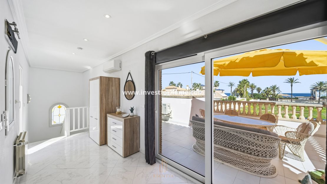Sale - Villa - Orihuela Costa - Cabo Roig