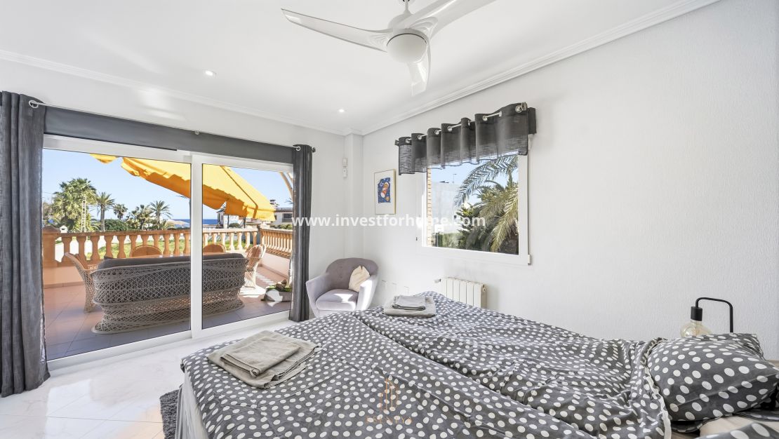 Sale - Villa - Orihuela Costa - Cabo Roig