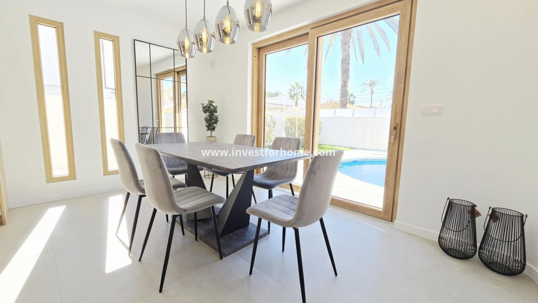 Sale - Villa - Orihuela Costa - Cabo Roig
