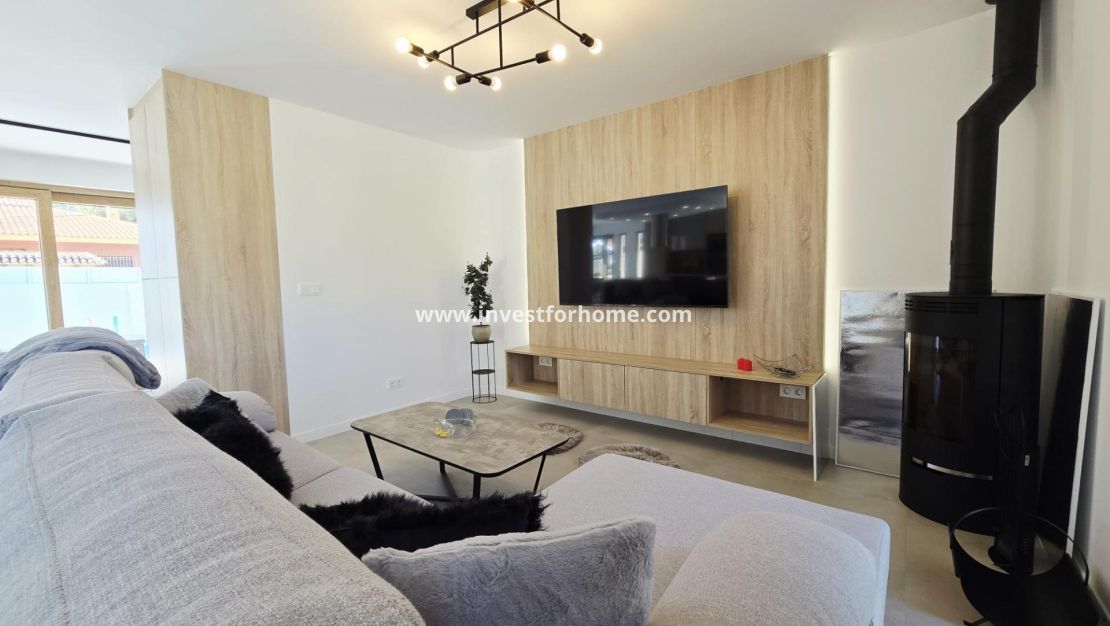 Sale - Villa - Orihuela Costa - Cabo Roig