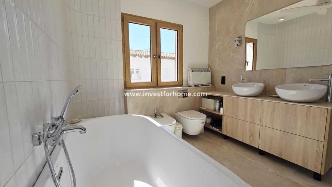 Sale - Villa - Orihuela Costa - Cabo Roig