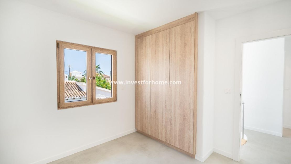 Sale - Villa - Orihuela Costa - Cabo Roig