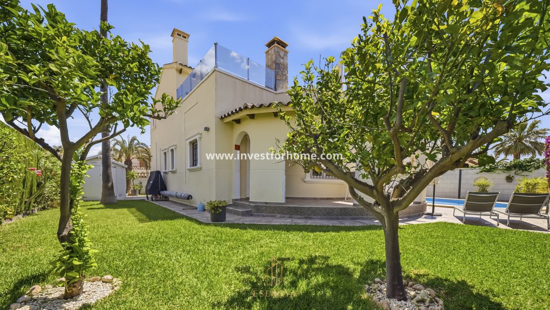Sale - Villa - Orihuela Costa - Cabo Roig