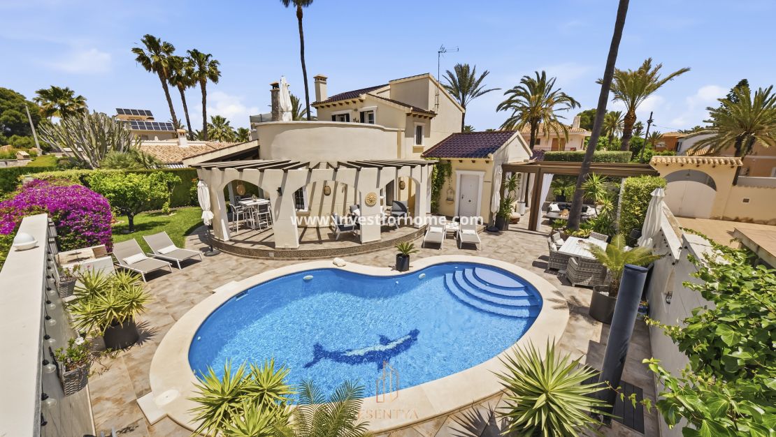 Sale - Villa - Orihuela Costa - Cabo Roig