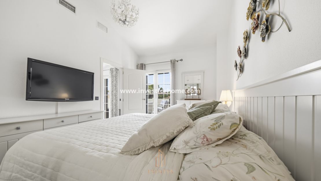 Sale - Villa - Orihuela Costa - Cabo Roig