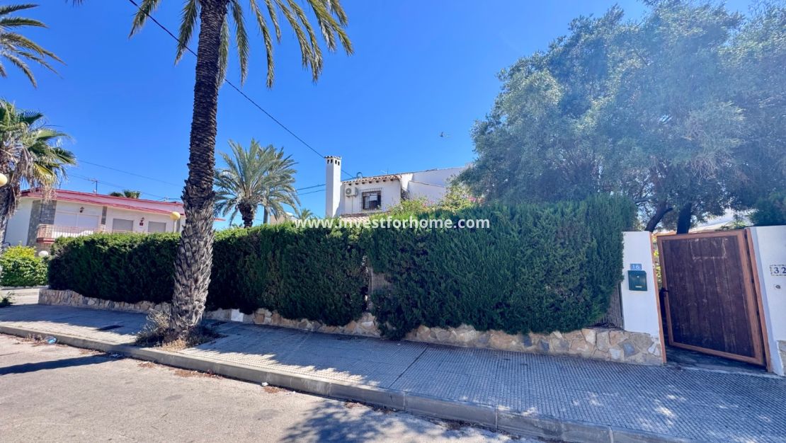 Sale - Villa - Orihuela Costa - Cabo Roig