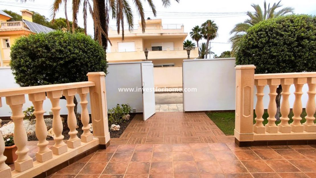 Sale - Villa - Orihuela Costa - Cabo Roig