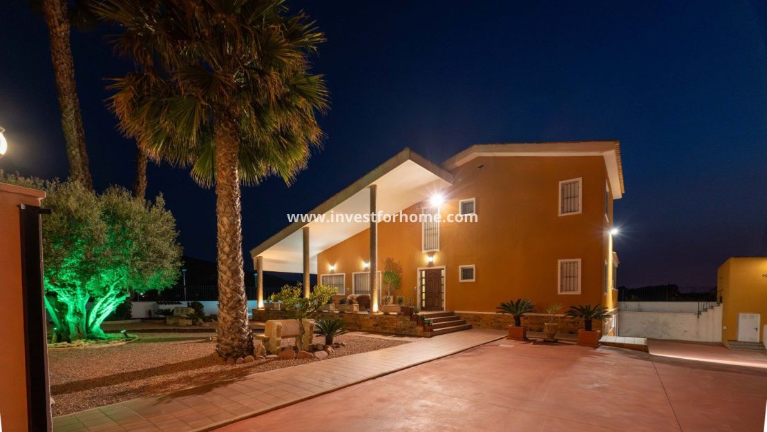 Sale - Villa - Orihuela Costa - Correntías Medias