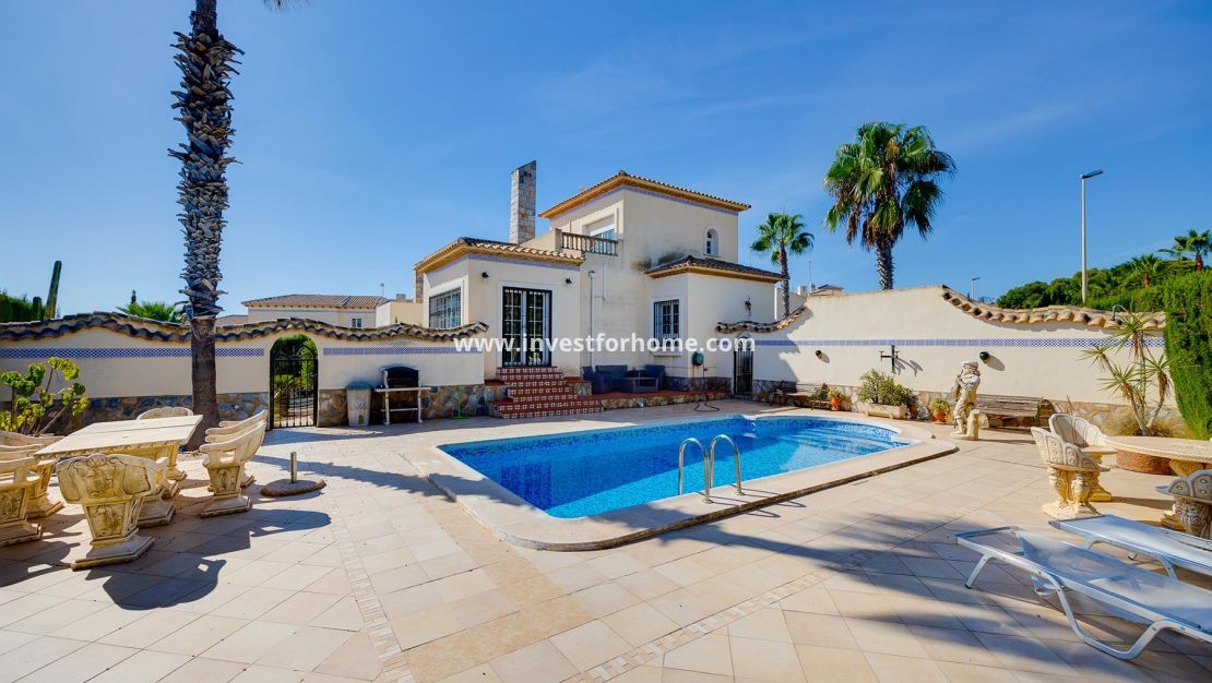 Sale - Villa - Orihuela Costa - Costa Blanca