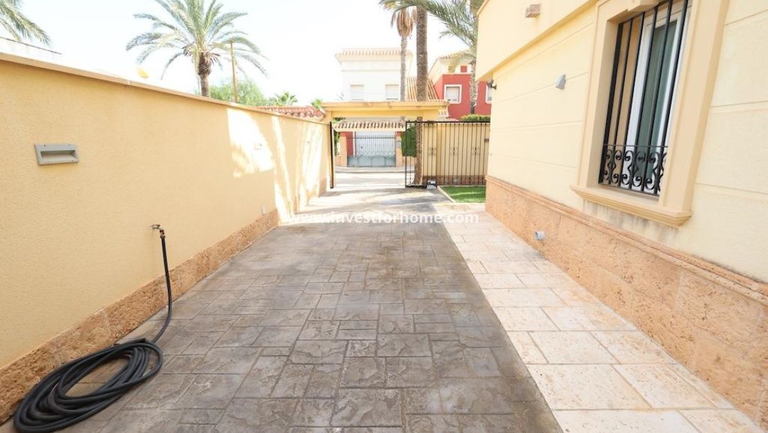 Sale - Villa - Orihuela Costa - Costa Blanca