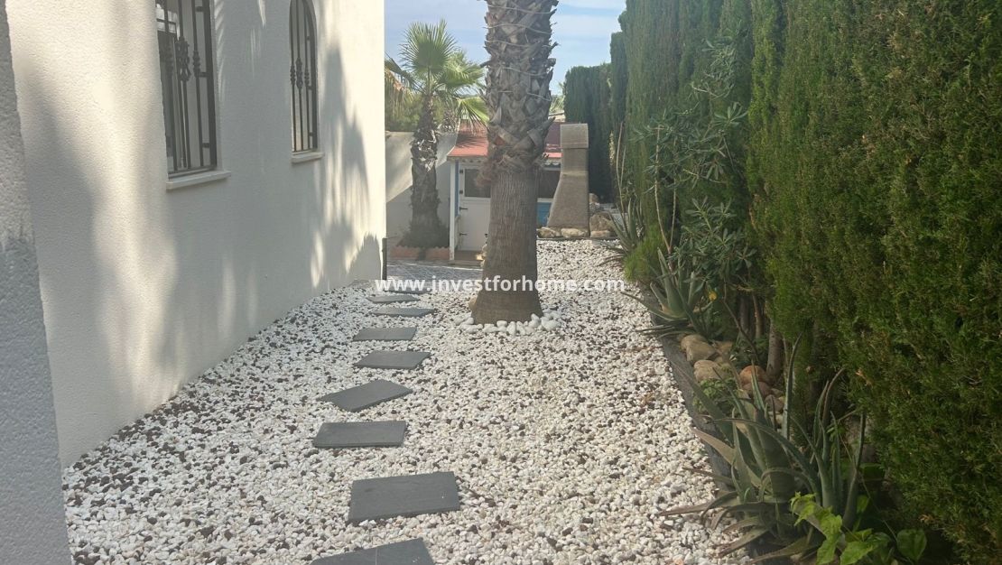 Sale - Villa - Orihuela Costa - Costa Blanca