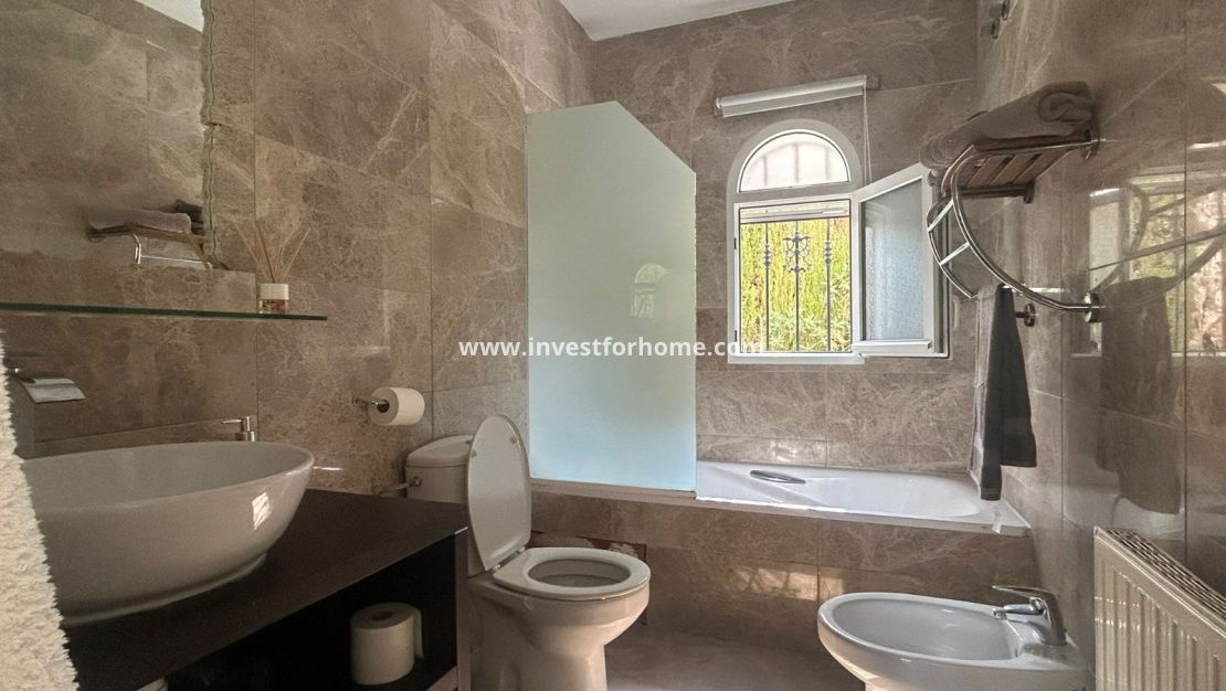 Sale - Villa - Orihuela Costa - Costa Blanca