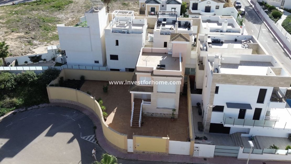 Sale - Villa - Orihuela Costa - Costa Blanca
